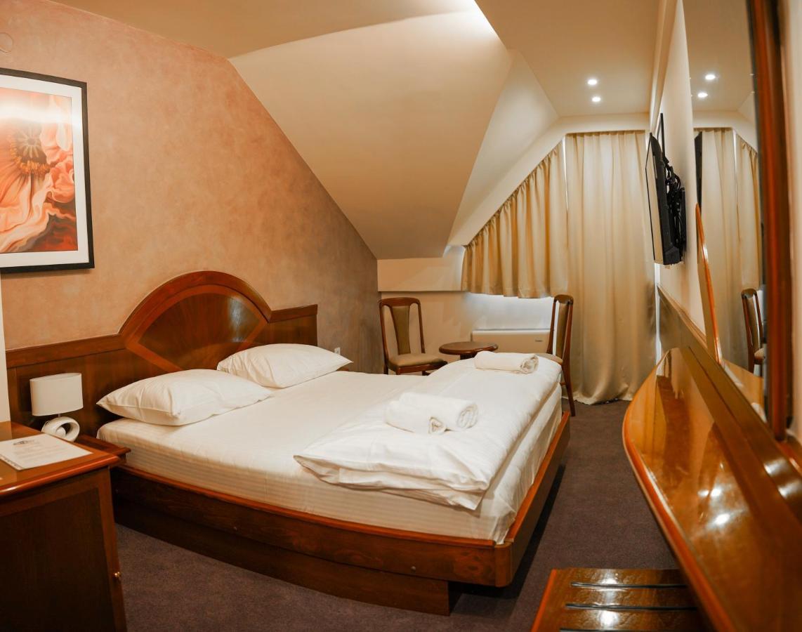 Hotel Laktaši Exteriör bild